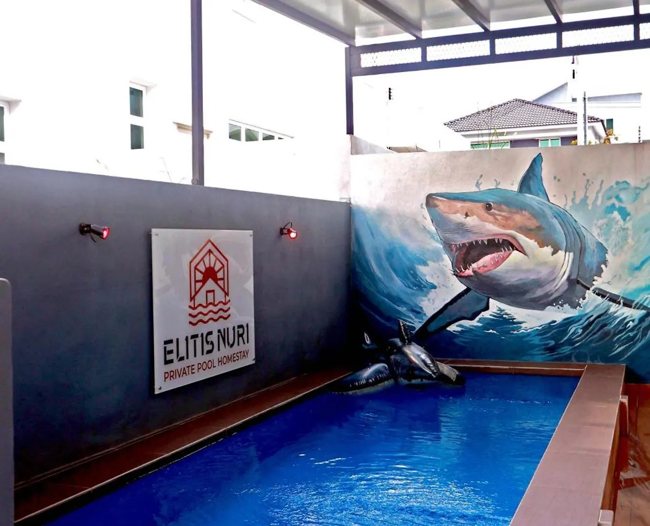 Elitis Nuri Industrial Chic Pool Homestay Melaka Kampong Tengah